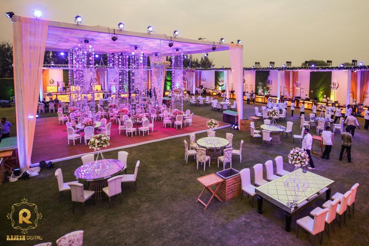 Golden Galaxy Hotels And Resorts Delhi  Exterior photo