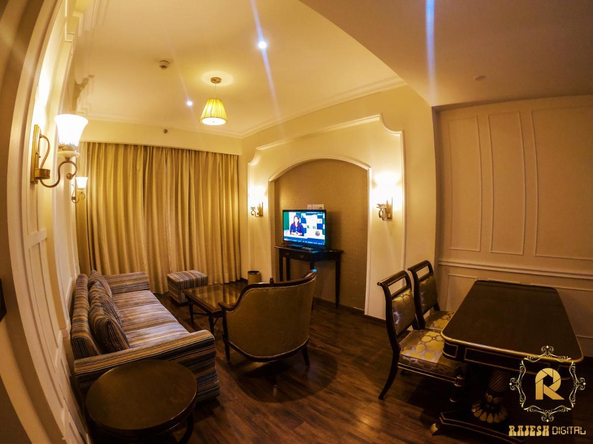 Golden Galaxy Hotels And Resorts Delhi  Exterior photo